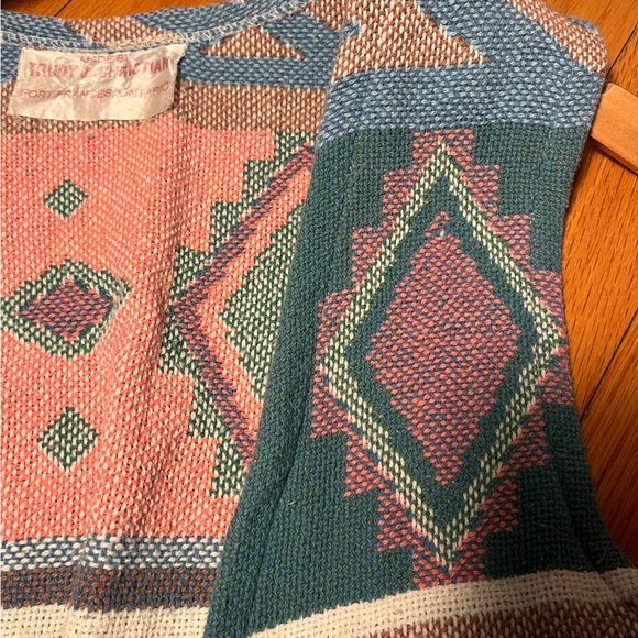 Woven Wool Vest in Pastel Geometric Design - Picture 3 of 6